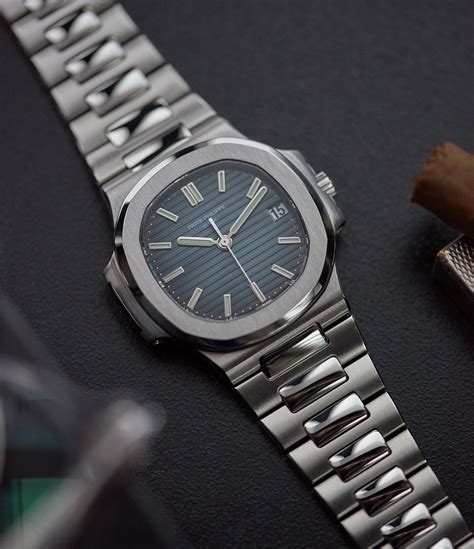 Patek Philippe Nautilus 5800 Buy pre